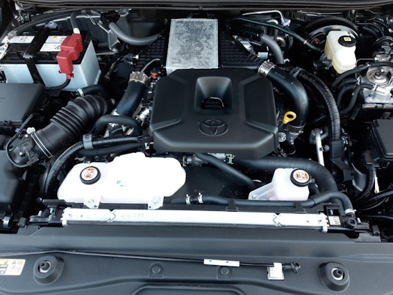 Vehicle image 15