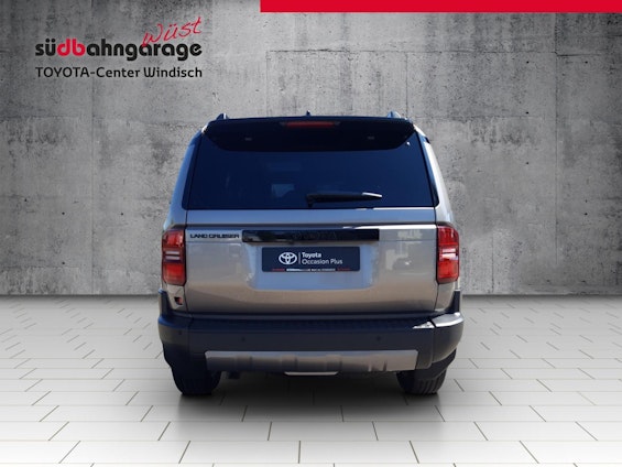 Vehicle image 13 Vehicle image 13