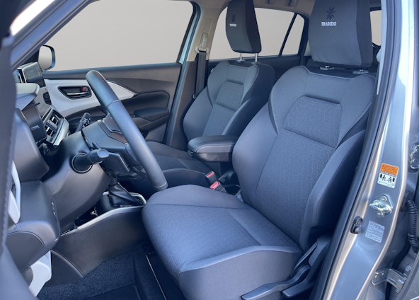 Vehicle image 4 Vehicle image 4