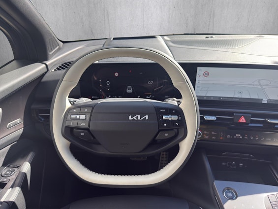 Vehicle image 10 Vehicle image 10