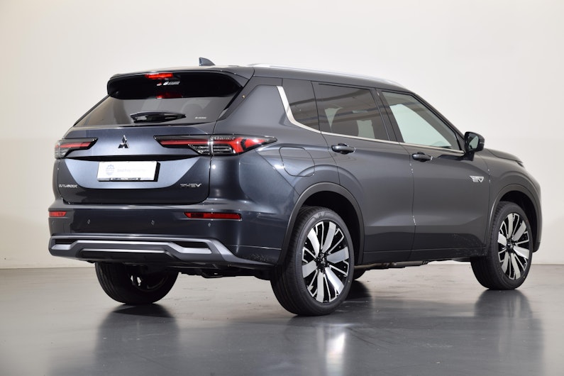 Vehicle image MITSUBISHI OUTLANDER