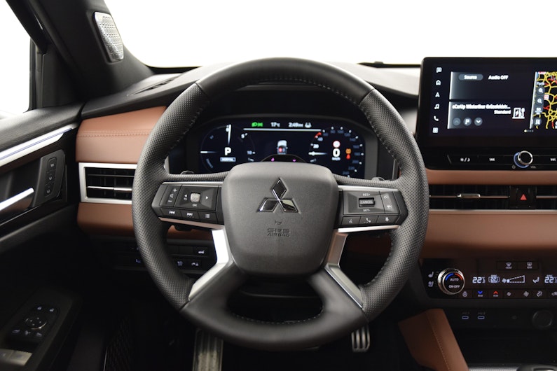 Vehicle image MITSUBISHI OUTLANDER