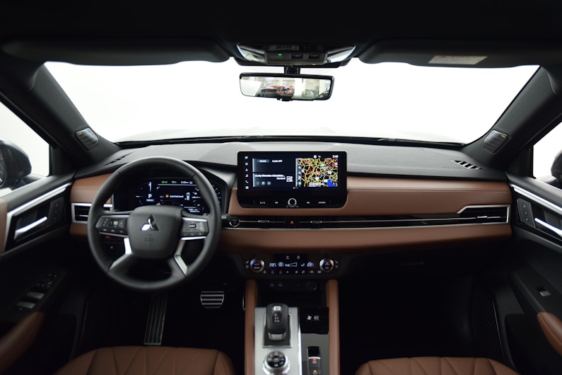 Vehicle image MITSUBISHI OUTLANDER