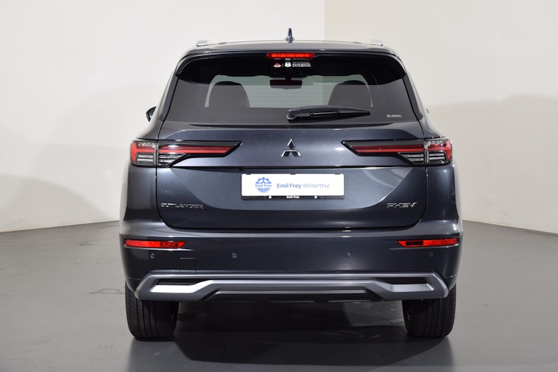 Vehicle image MITSUBISHI OUTLANDER