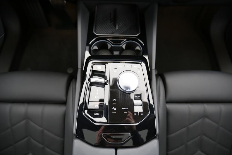 Vehicle image BMW 5 SERIES