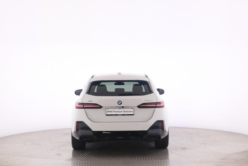 Vehicle image BMW 5 SERIES