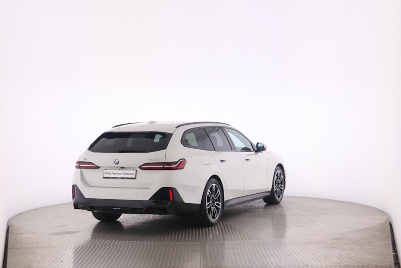 Vehicle image BMW 5 SERIES