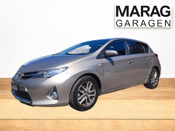 First vehicle image