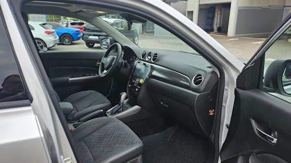 Vehicle image 26