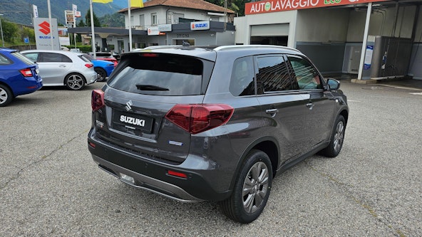 Vehicle image 5 Vehicle image 5