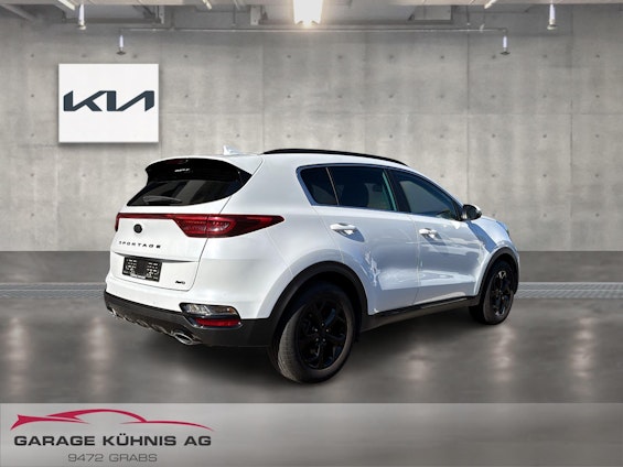 Vehicle image 4 Vehicle image 4