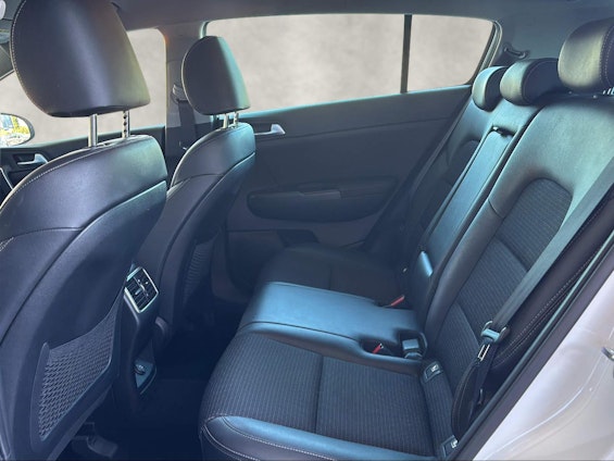 Vehicle image 7 Vehicle image 7