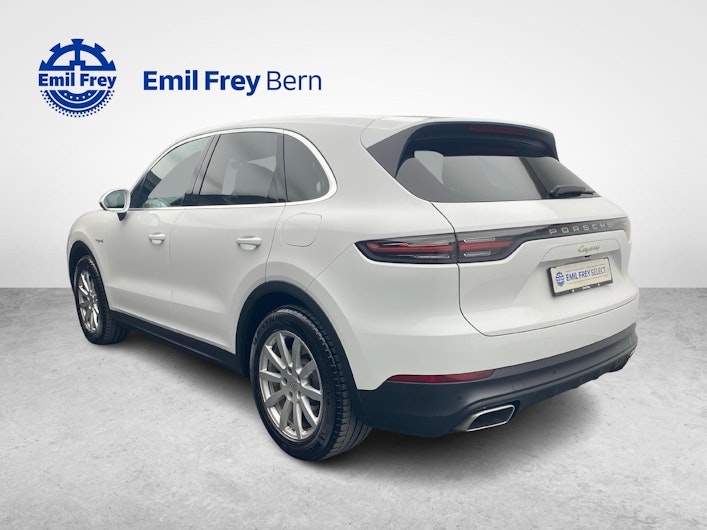 Vehicle image PORSCHE CAYENNE