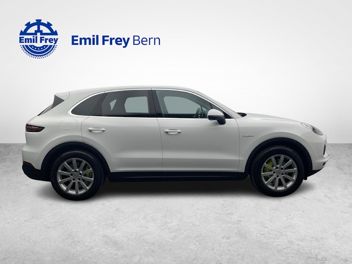 Vehicle image PORSCHE CAYENNE