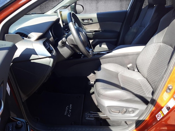 Vehicle image 3