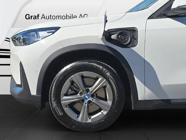 BMW X1 30e xDrive ** 24 Monate GARANTIE // 1'800 kg Anhängelast **