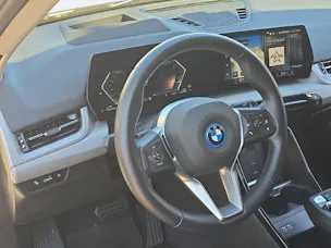 BMW X1 30e xDrive ** 24 Monate GARANTIE // 1'800 kg Anhängelast **