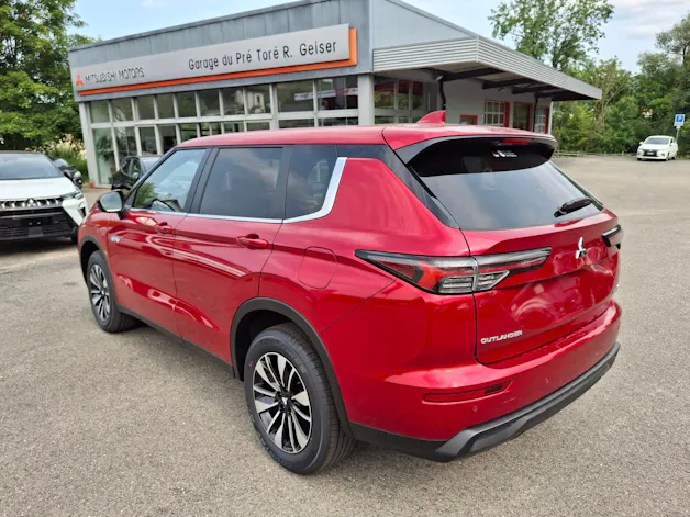 Mitsubishi Outlander 2.4 PHEV Invite 4x4