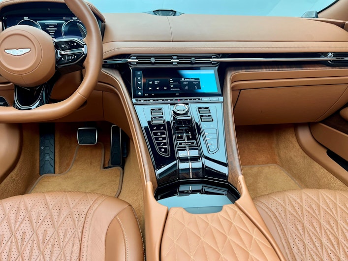 Vehicle image ASTON MARTIN DB12