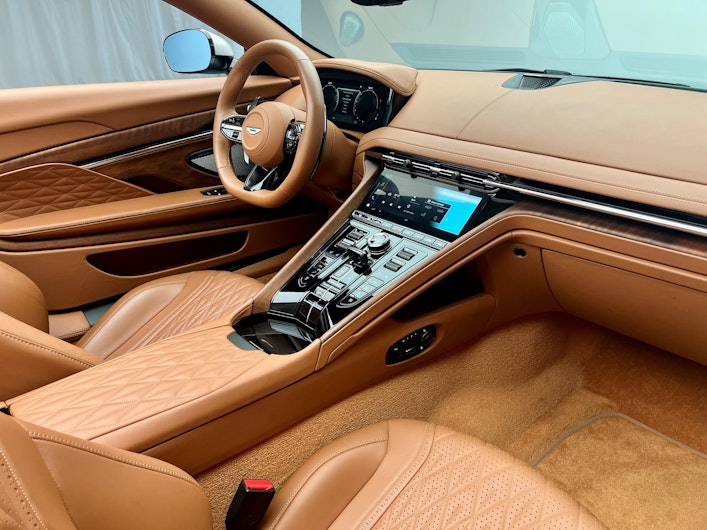 Vehicle image ASTON MARTIN DB12