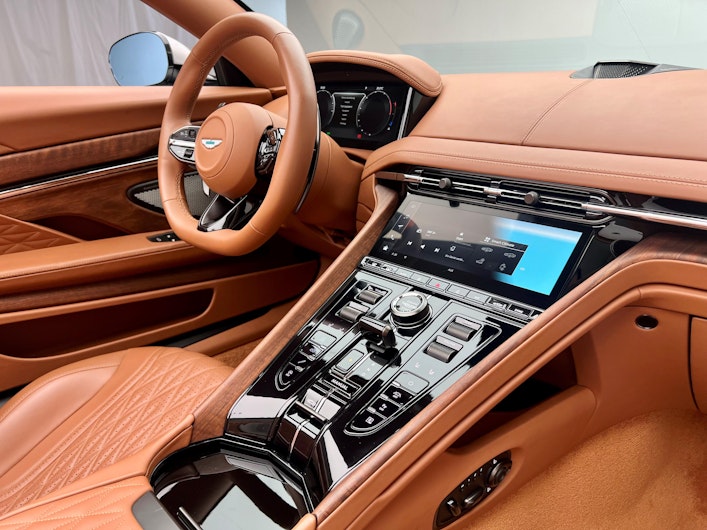 Vehicle image ASTON MARTIN DB12