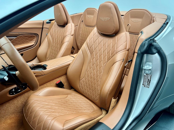 Vehicle image ASTON MARTIN DB12