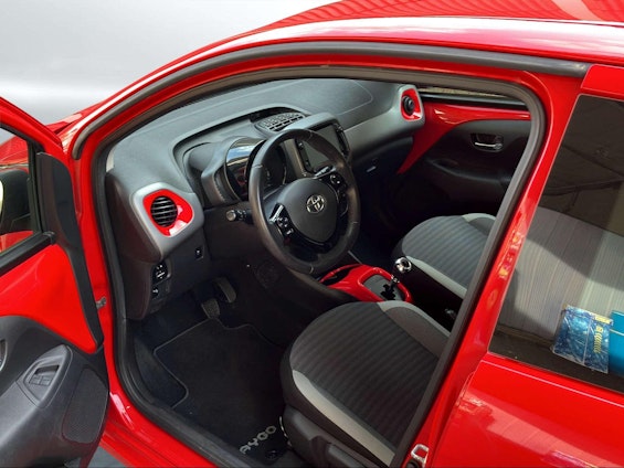 Vehicle image 4