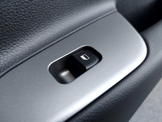 Vehicle image 27 Vehicle image 27