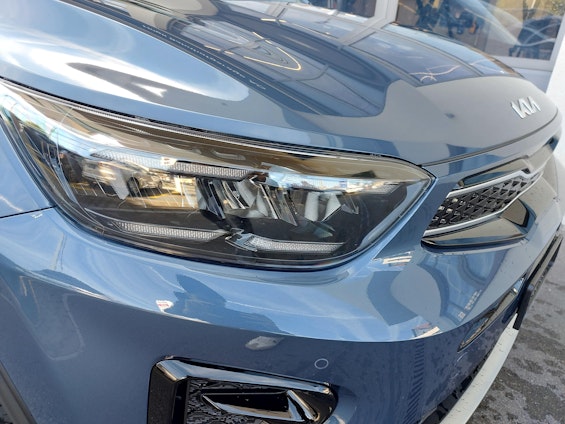 Vehicle image 13 Vehicle image 13