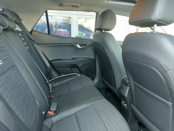 Vehicle image 6 Vehicle image 6