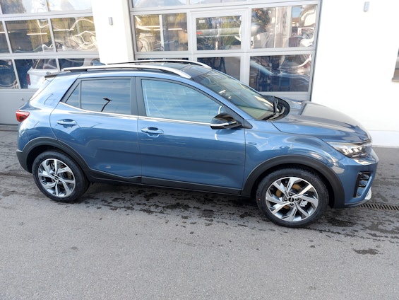 Vehicle image 17 Vehicle image 17