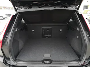 Volvo XC40 B4 Benzin Mild Hybrid AWD Momentum Geartronic