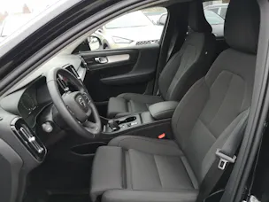 Volvo XC40 B4 Benzin Mild Hybrid AWD Momentum Geartronic