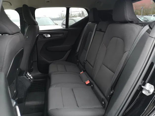 Volvo XC40 B4 Benzin Mild Hybrid AWD Momentum Geartronic