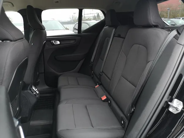 VOLVO XC40 B4 Benzin Mild Hybrid AWD Momentum Geartronic
