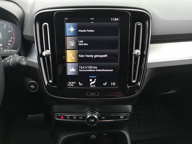 VOLVO XC40 B4 Benzin Mild Hybrid AWD Momentum Geartronic