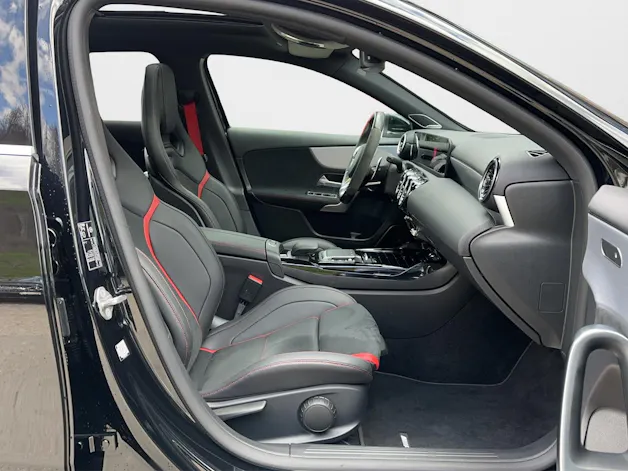 Mercedes-Benz A 45 AMG Performance-Sitze, AMG Driver`s Pachage, 4Matic+ Speedshift