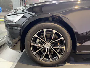 Volvo V60 B4 Diesel Mild Hybrid Momentum Geartronic