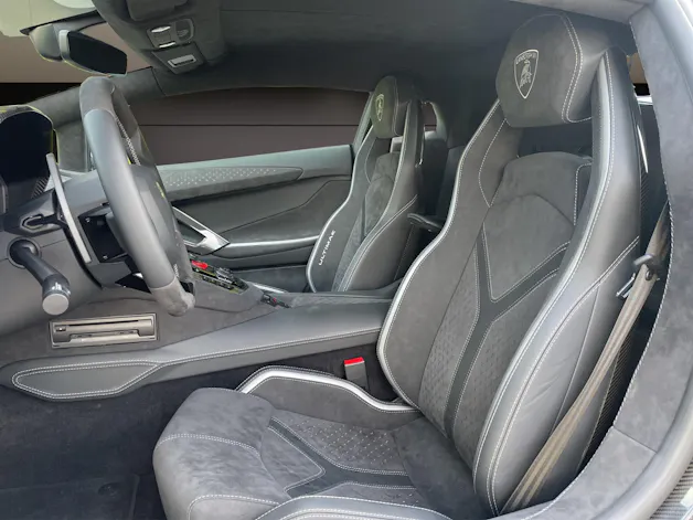 Lamborghini AVENTADOR LP780-4 E-Gear Cou