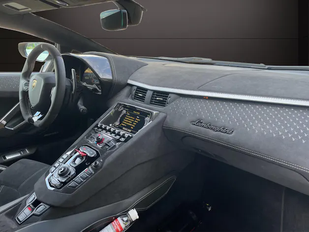 Lamborghini AVENTADOR LP780-4 E-Gear Cou