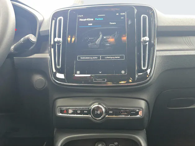 Volvo XC40 Recharge E80 82kWh Plus AWD
