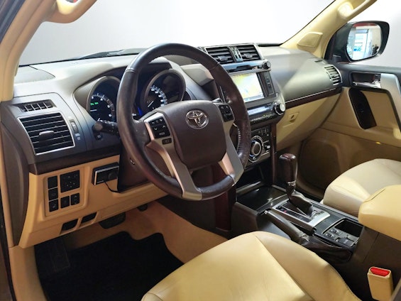 Vehicle image 8 Vehicle image 8