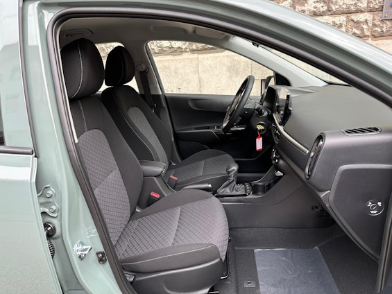 Vehicle image 8 Vehicle image 8