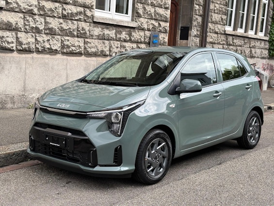 First vehicle image First vehicle image