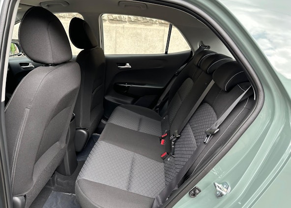 Vehicle image 9 Vehicle image 9