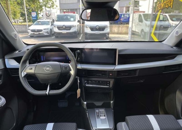 Vehicle image 6 Vehicle image 6