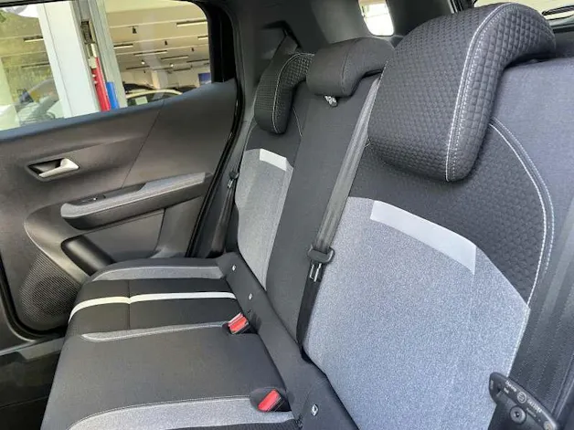 Opel Frontera 1.2 T HEV 145 GS