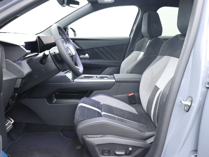 Vehicle image OPEL GRANDLAND