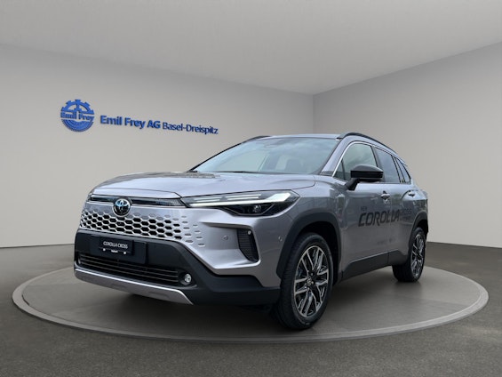 First vehicle image