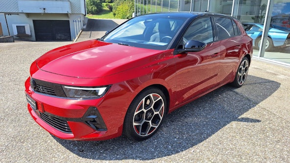 First vehicle image